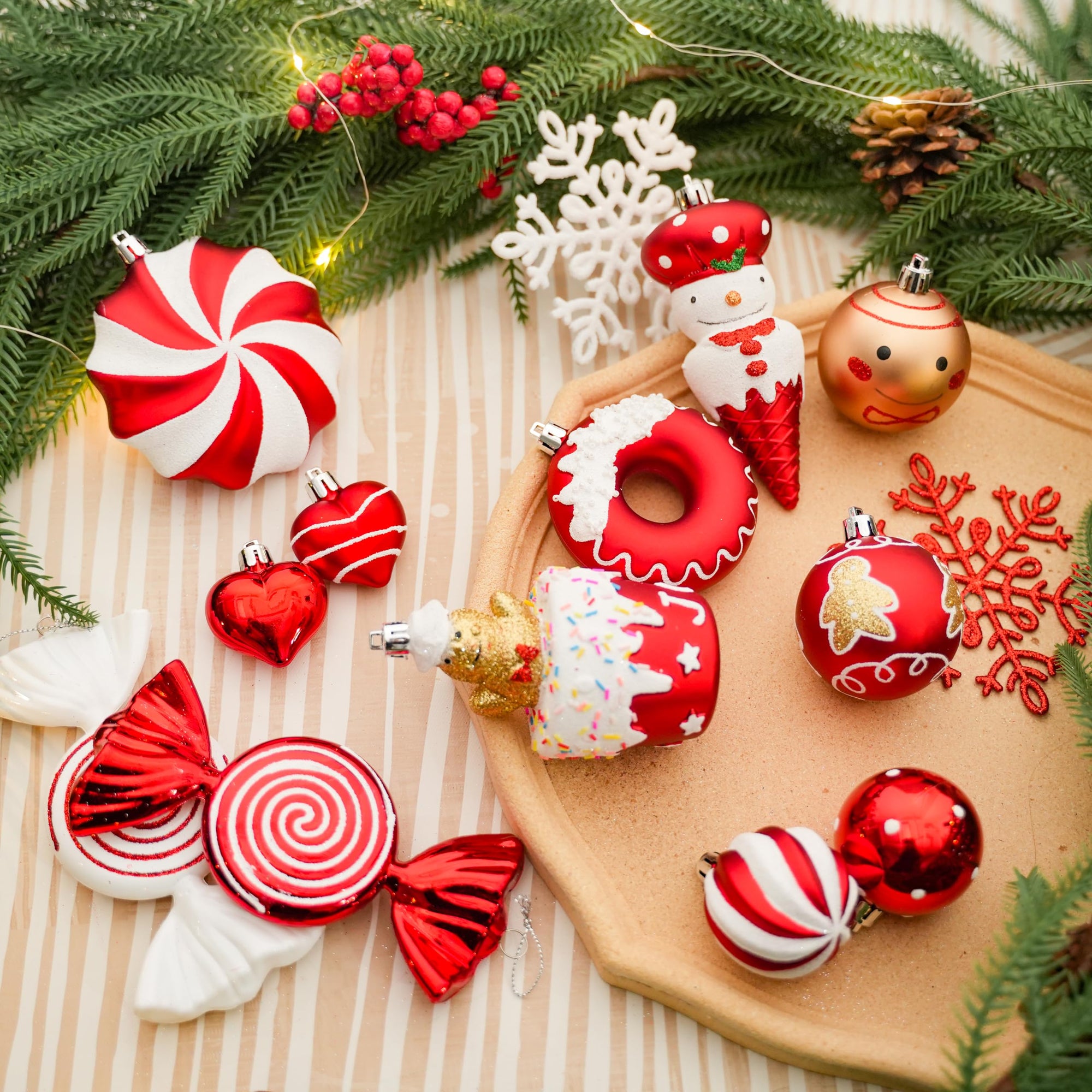 86pcs Red & White Christmas Tree Balls Ornaments